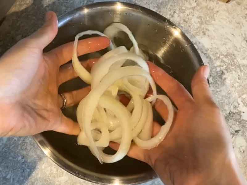 How to prepare onion rings step 2