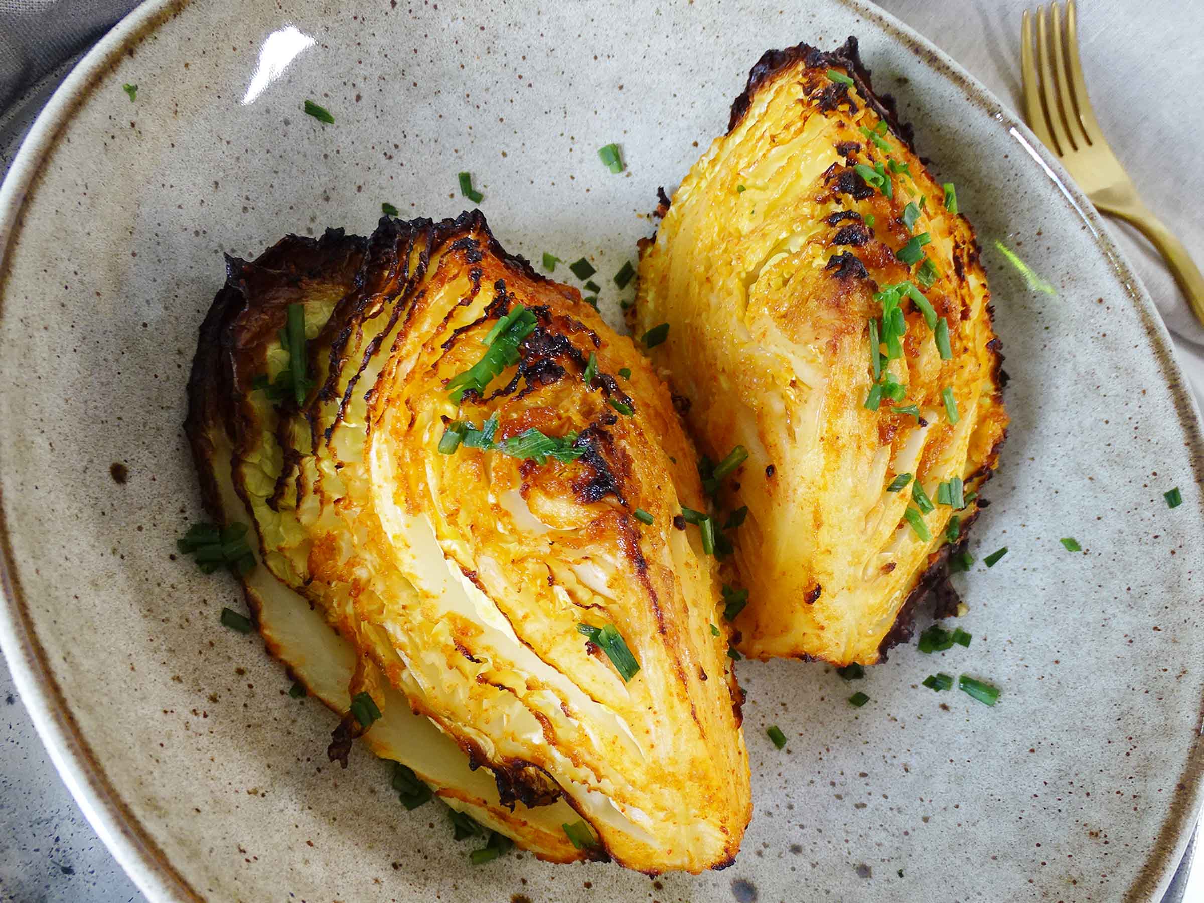 Roasted Paprika Cabbage Wedge Slices