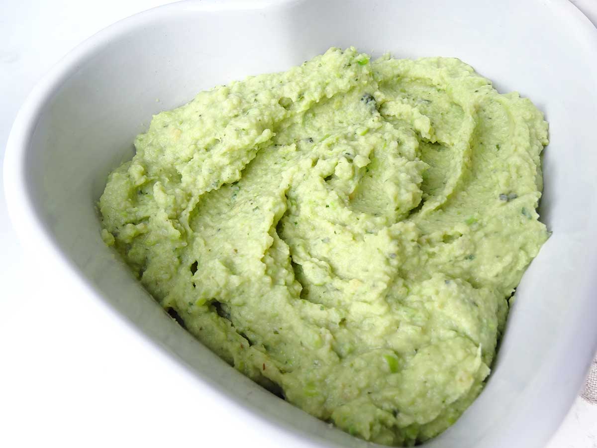 Candida Diet Friendly Mint and Pea Hummus