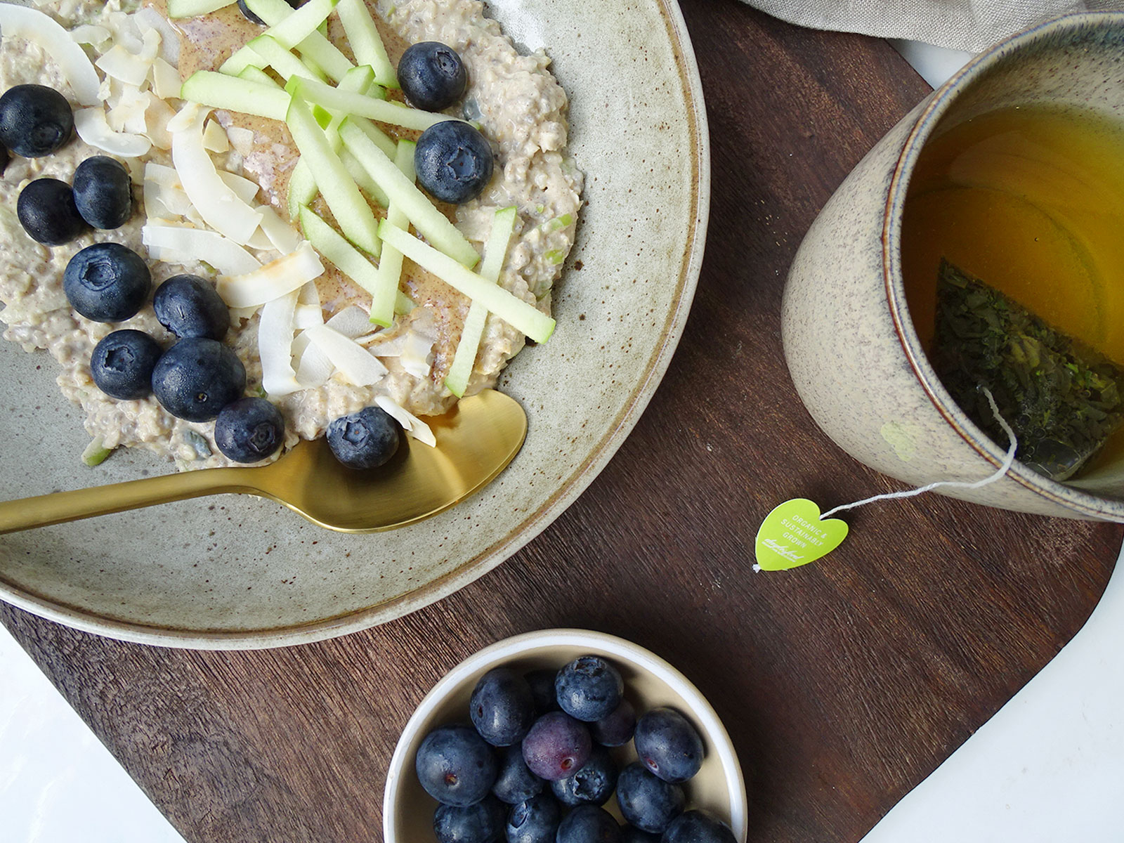 Apple and Cinnamon Overnight Oats